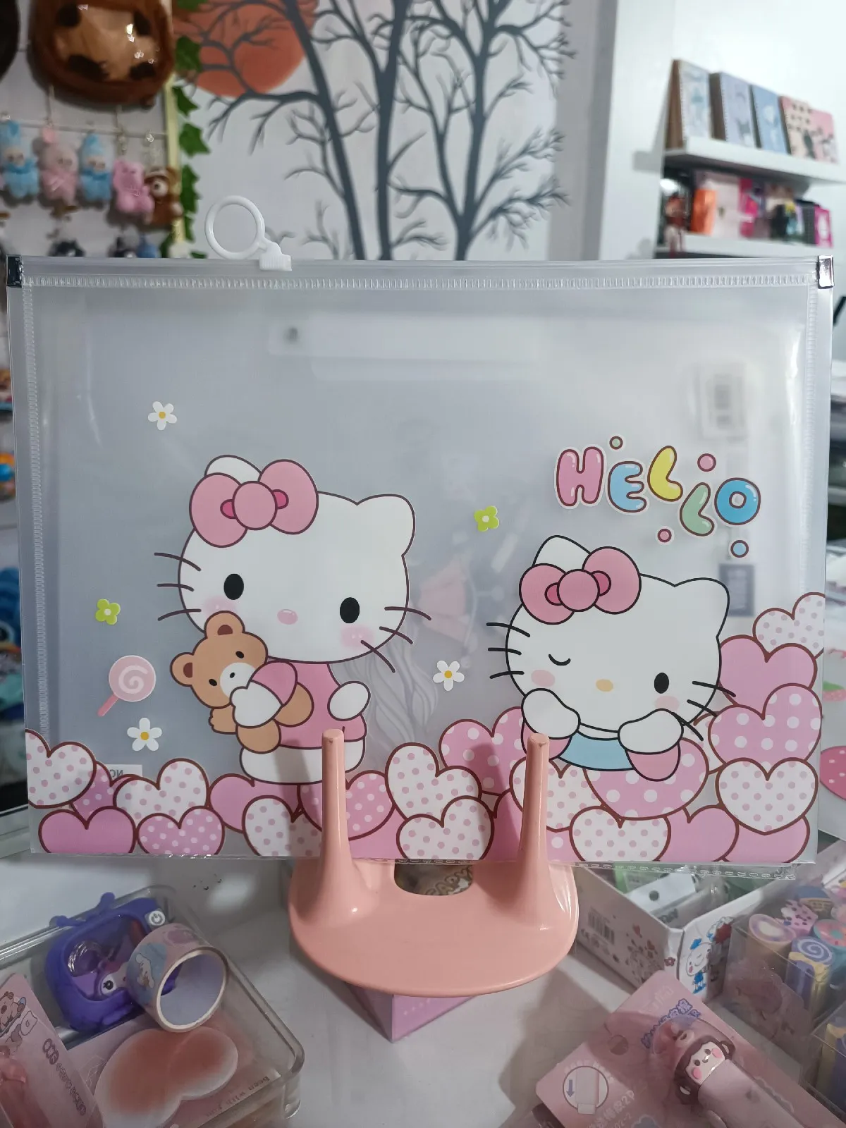 Carpeta tipo sobre. HELLO KITTY  3