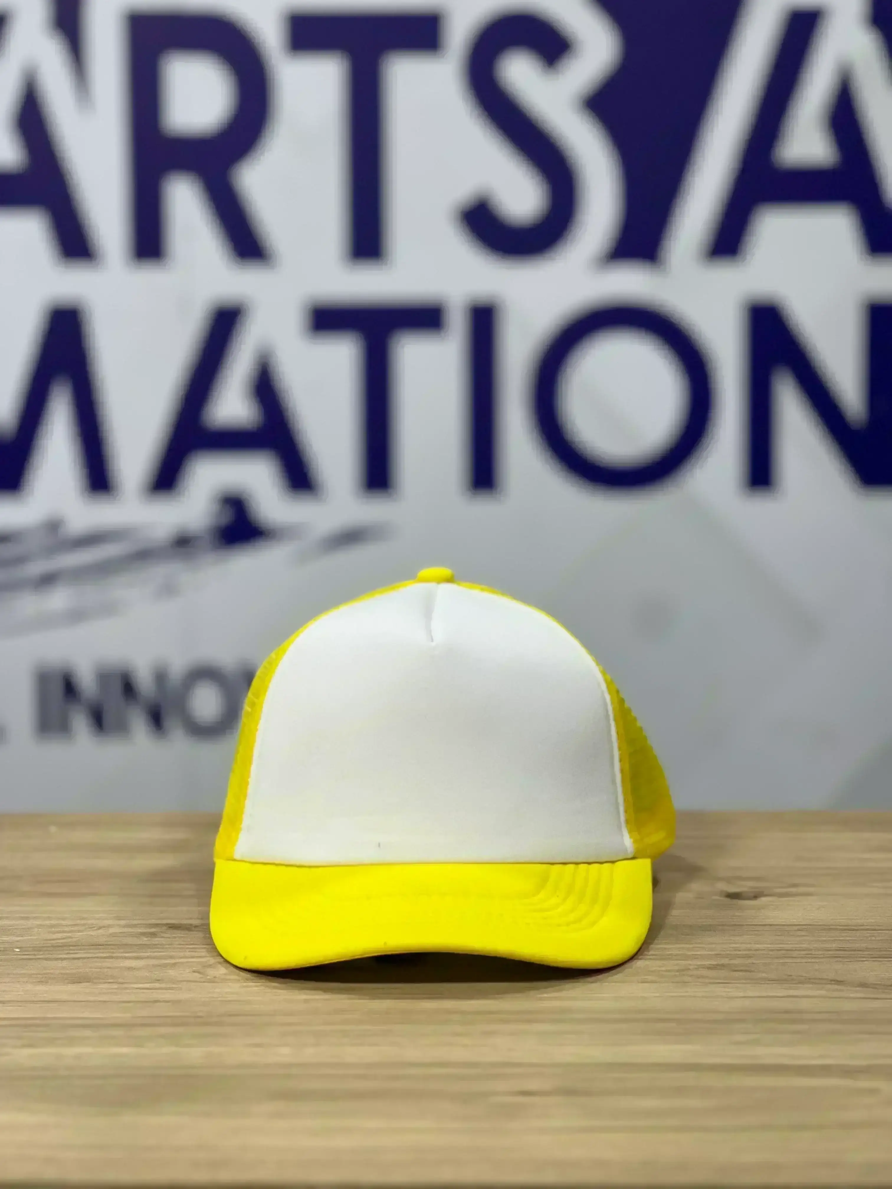 GORRA EN MALLA FRENTE BLANCO 4