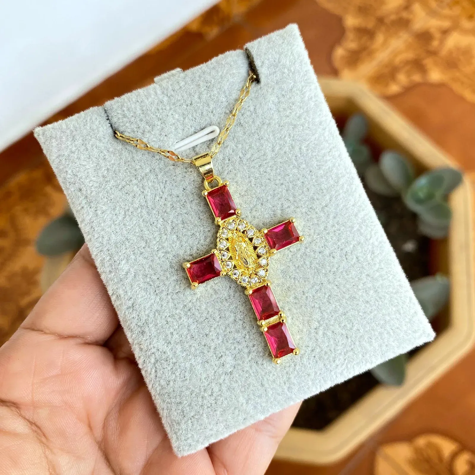 Cadena Y Dije En Acero Con Piedra Circon De Cruz Corazones Virgen De Guadalupe Roja 3