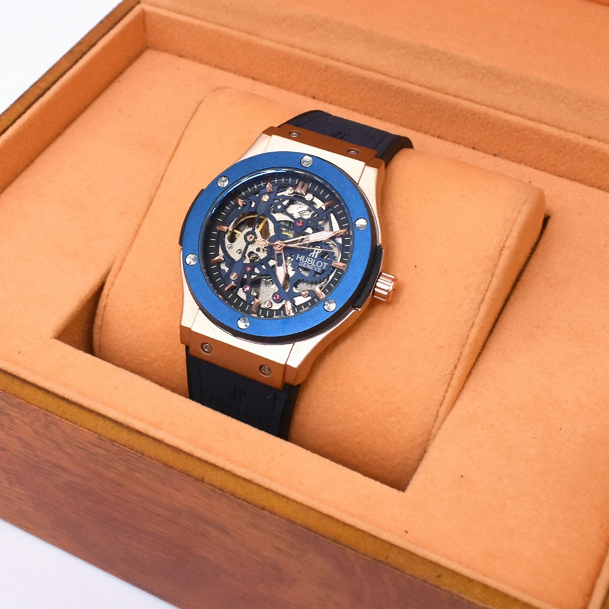 &nbsp; Hublot Classic Fusion oro y azul  7