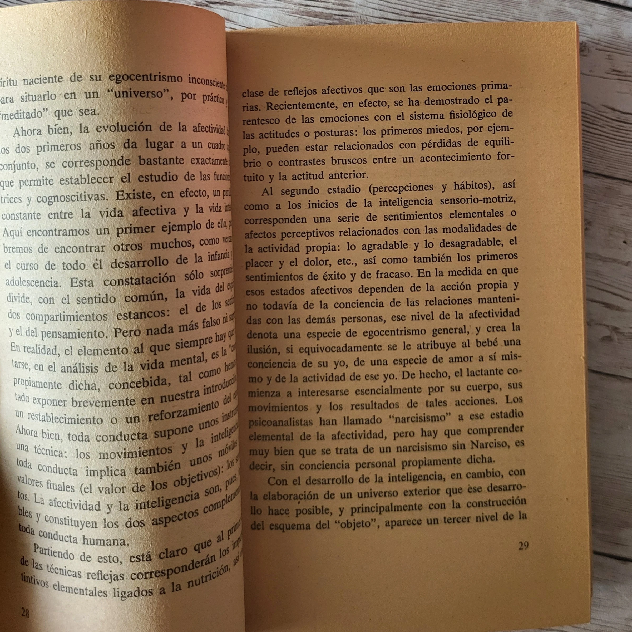 Seis estudios de Psicología / Jean Piaget / Niños /Evolución  3