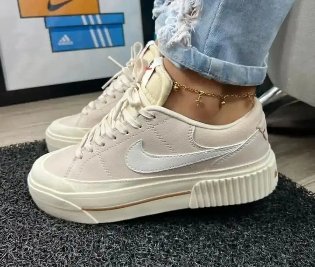 NIKE LEGACY R2  2