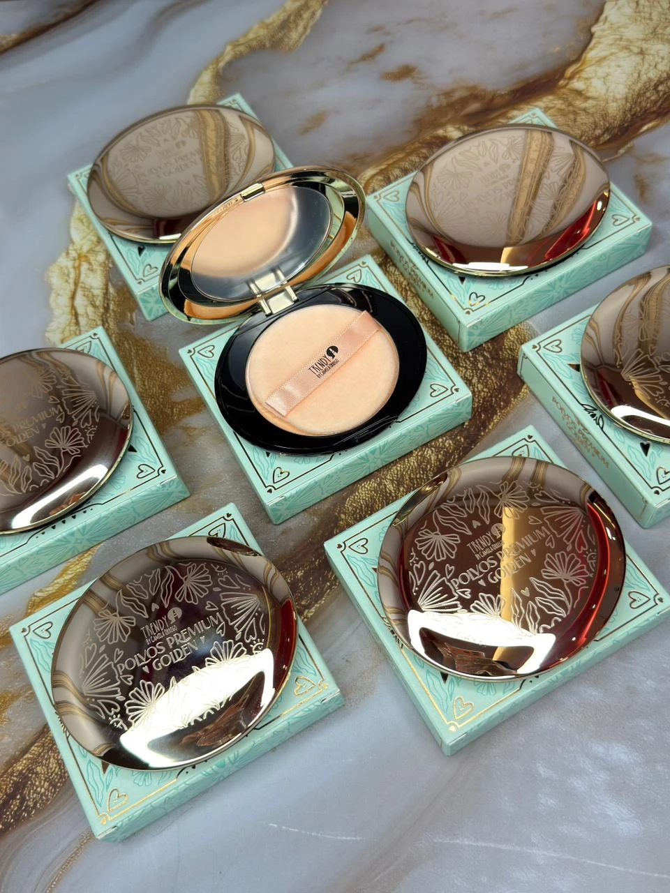 Polvo compacto golden Trendy