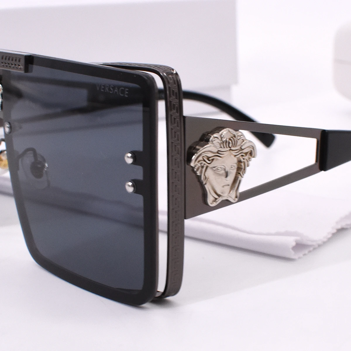 Lentes de Sol Versace 4