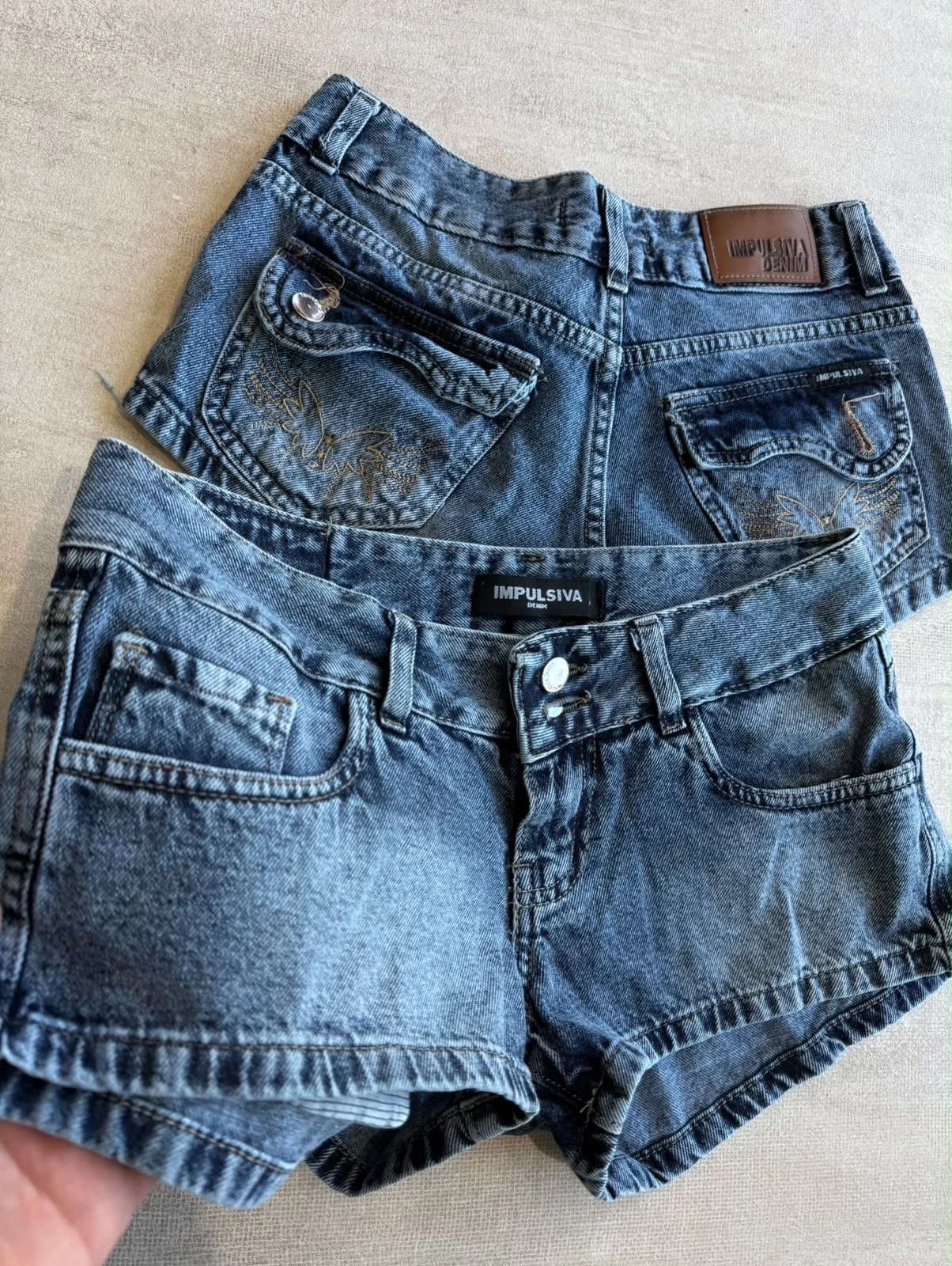 SHORT CON BORDADO