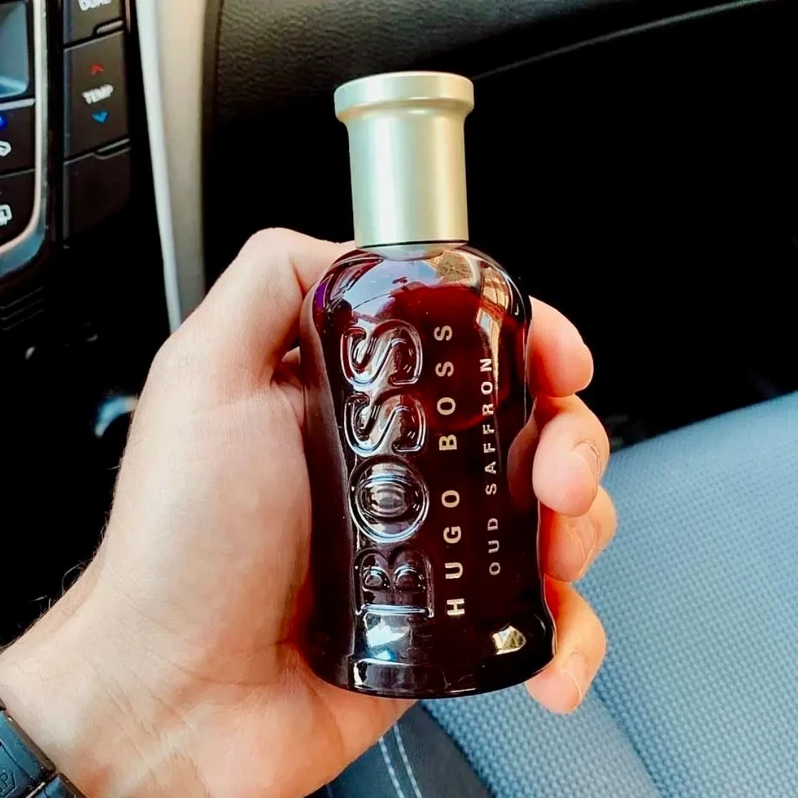 1.1 – Boss Bottled Oud Saffron - Hugo Boss – Hombre 