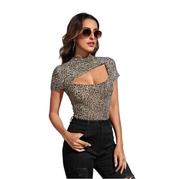 Top de leopardo con abertura delantera