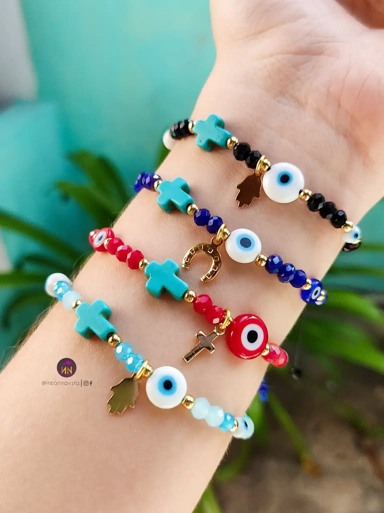 Pulsera ojitos y cristal  3
