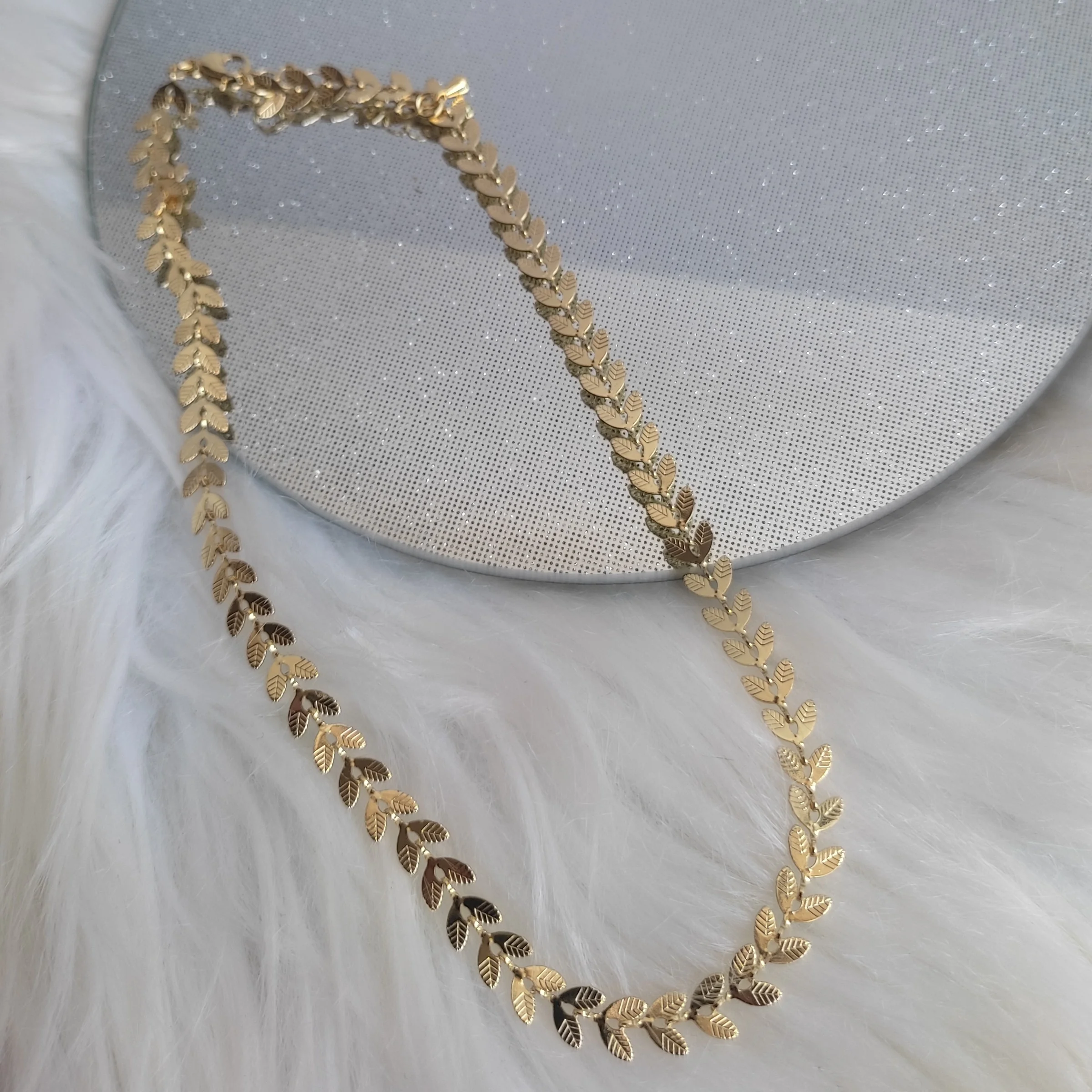 CHOKER ESPIGAS