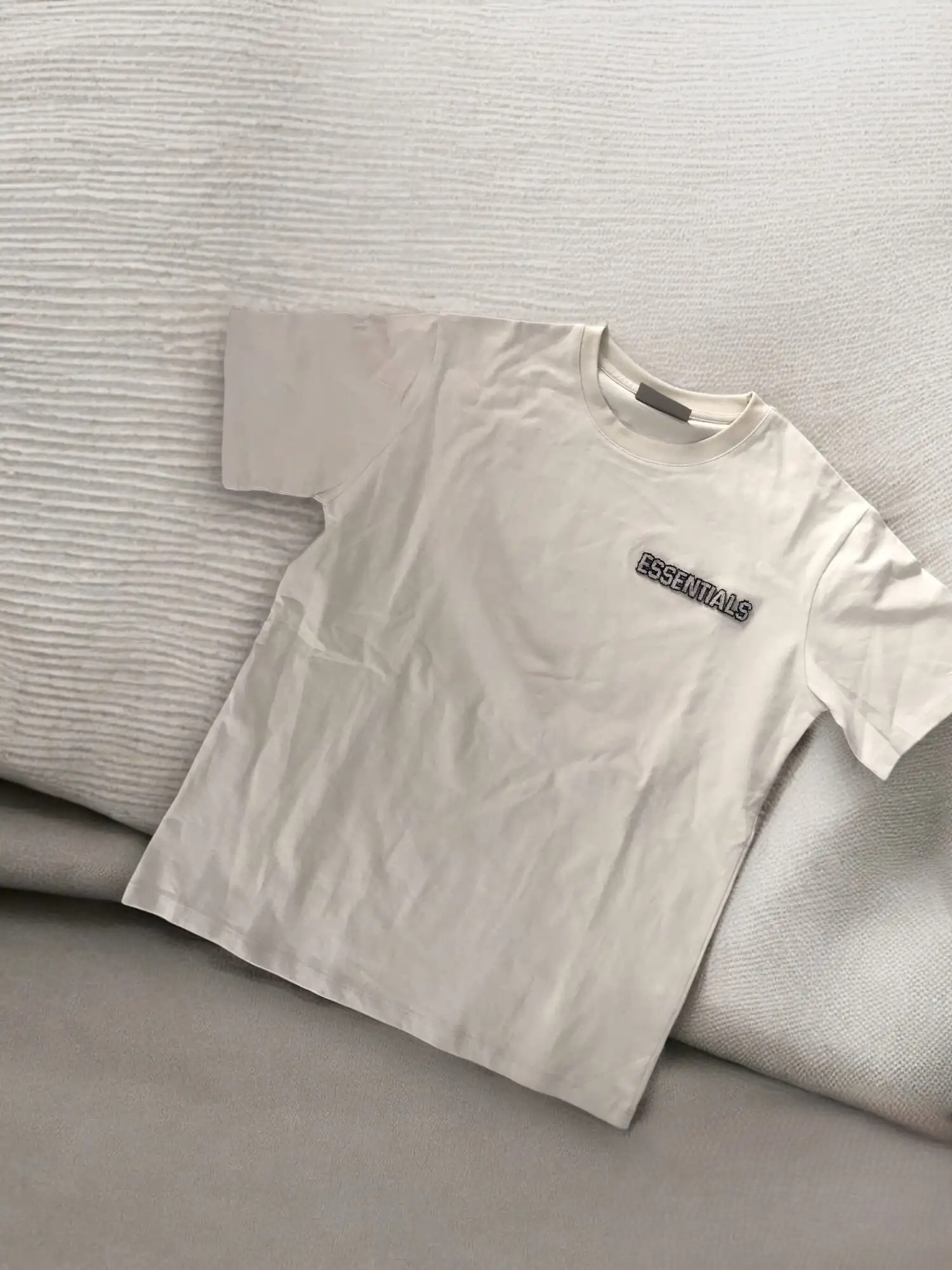 Camiseta Essentials White