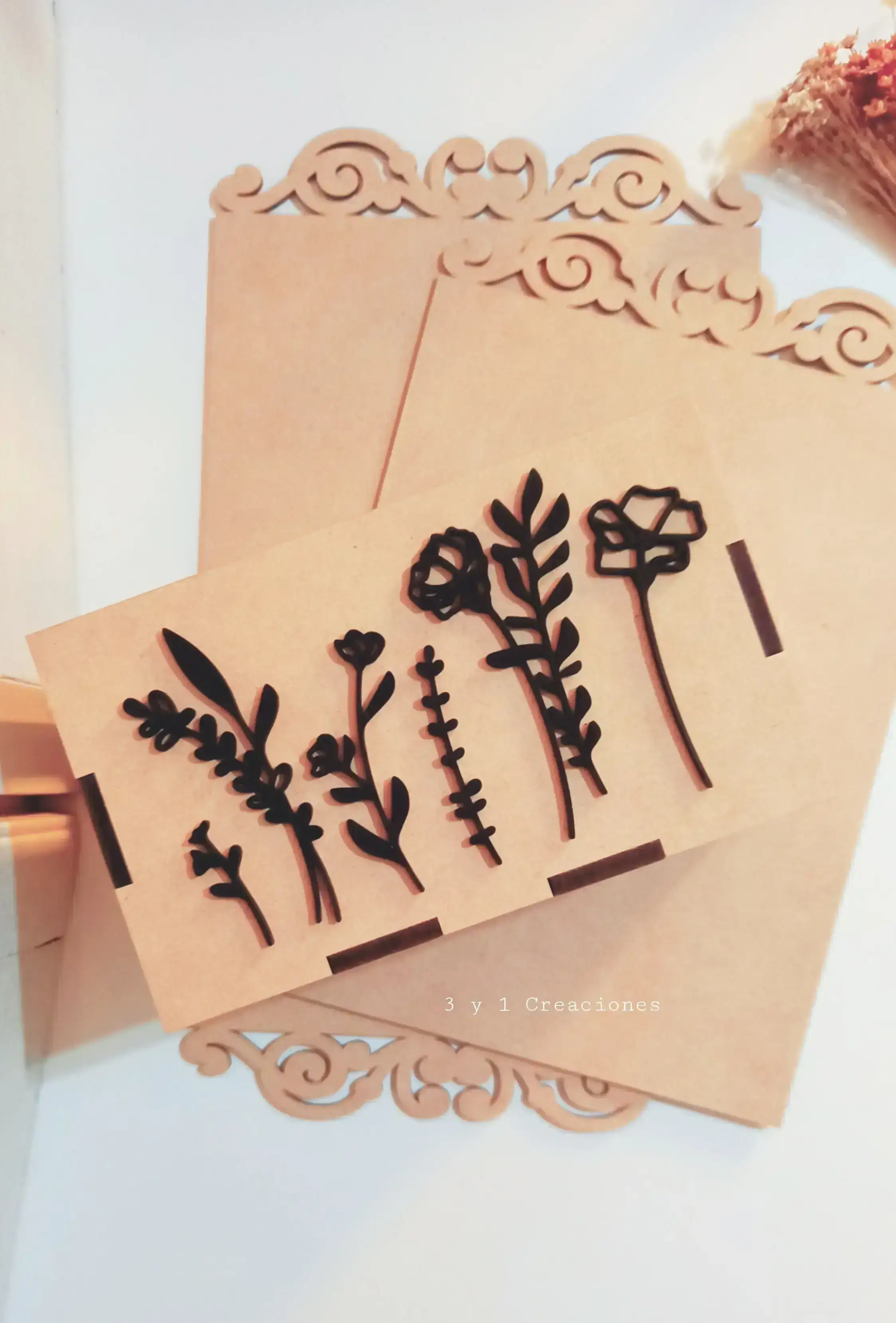 CAJÓN LISO CON FLORES