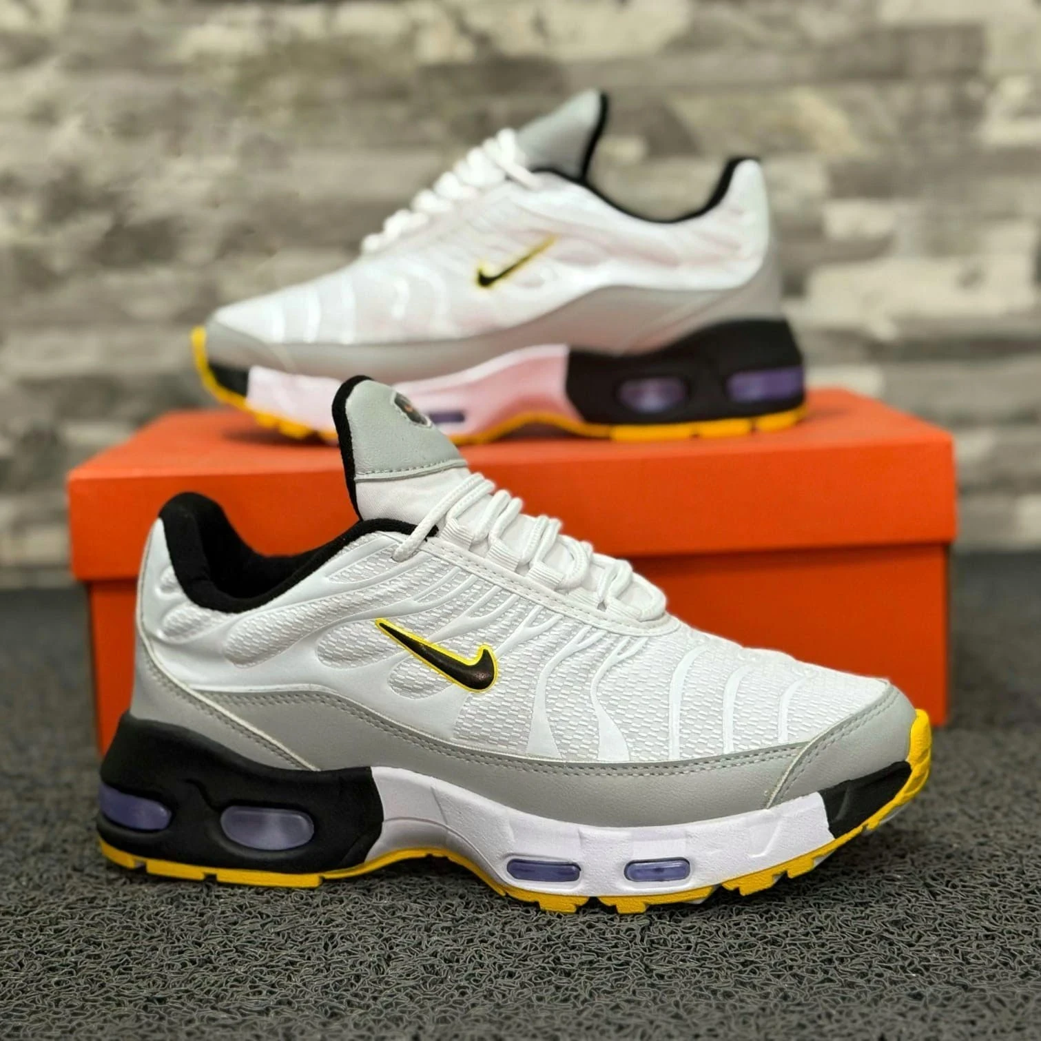 PROMOCIÓN NIKE AIR MAX TN PLUS + CAJA