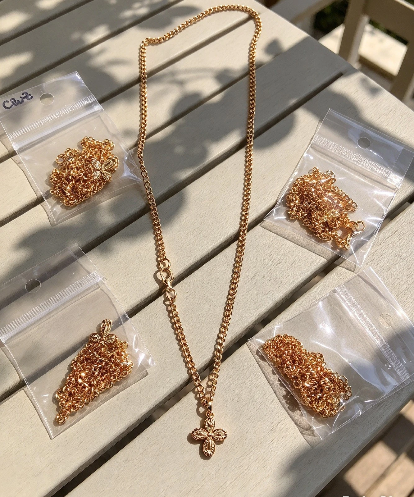 LIQUIDACIÓN Lote 5 collares dorados Cruz
