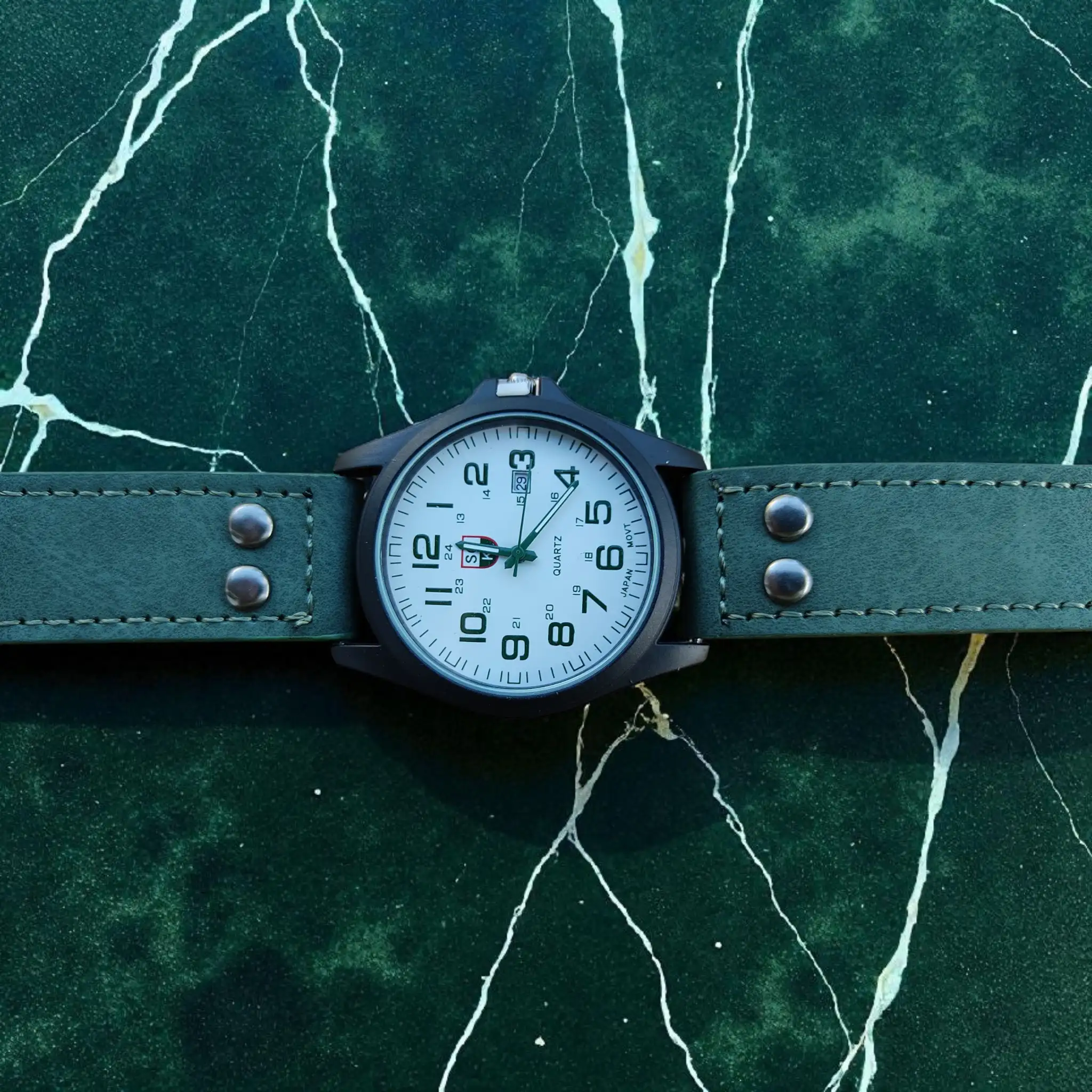 Reloj masculino, estilo casual con correa verde
