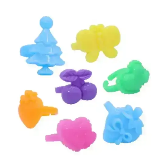 Anillos plasticos diseños surtidos 20 unidades  2