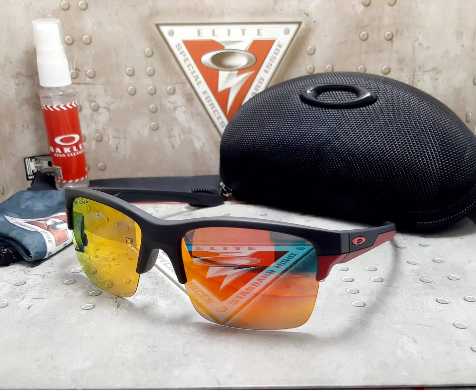 OAKLEY CLIFDEN AAA 3