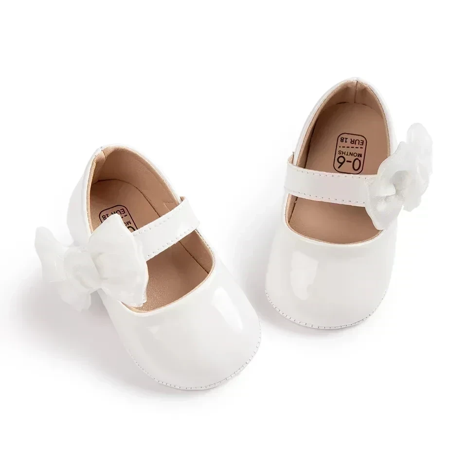 ZAPATITOS BLANCOS LAZOS  3