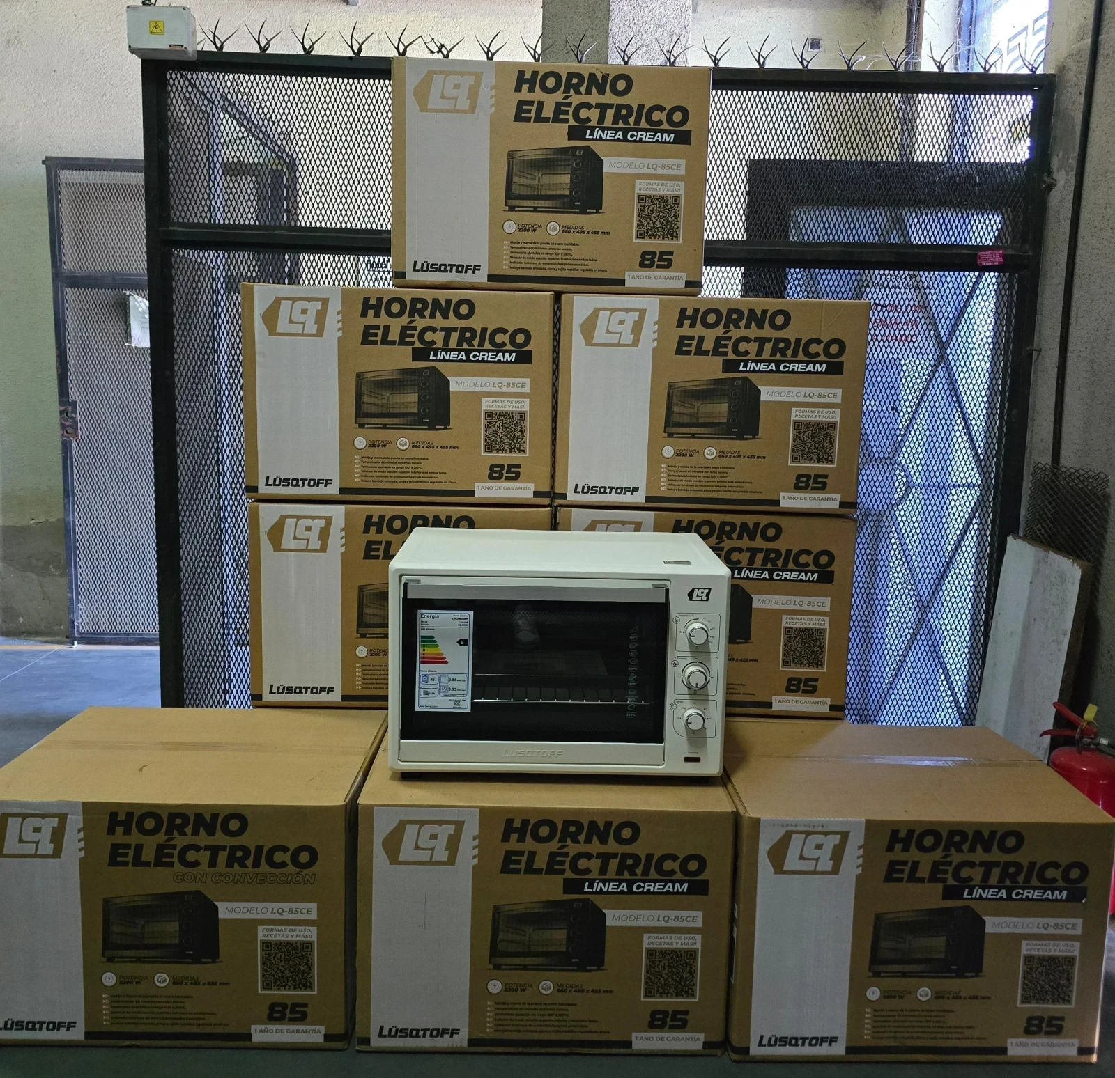 HORNO ELECTRICO LUSQTOFF 85LTS COLOR CREMA
