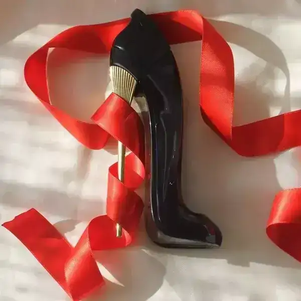 Good Gril Carolina Herrera 4