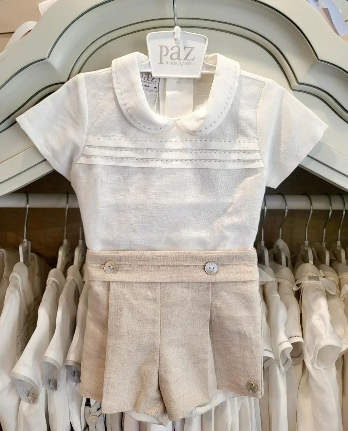 TRAJE ELEGANTE CORTO