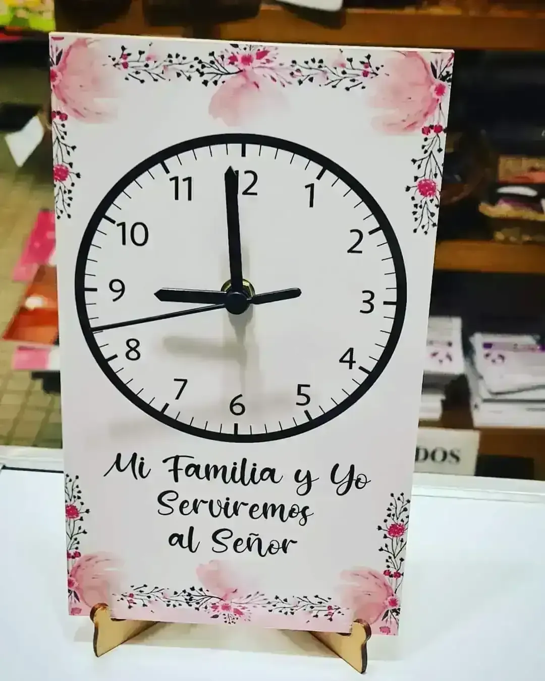 Reloj chico pared. R4