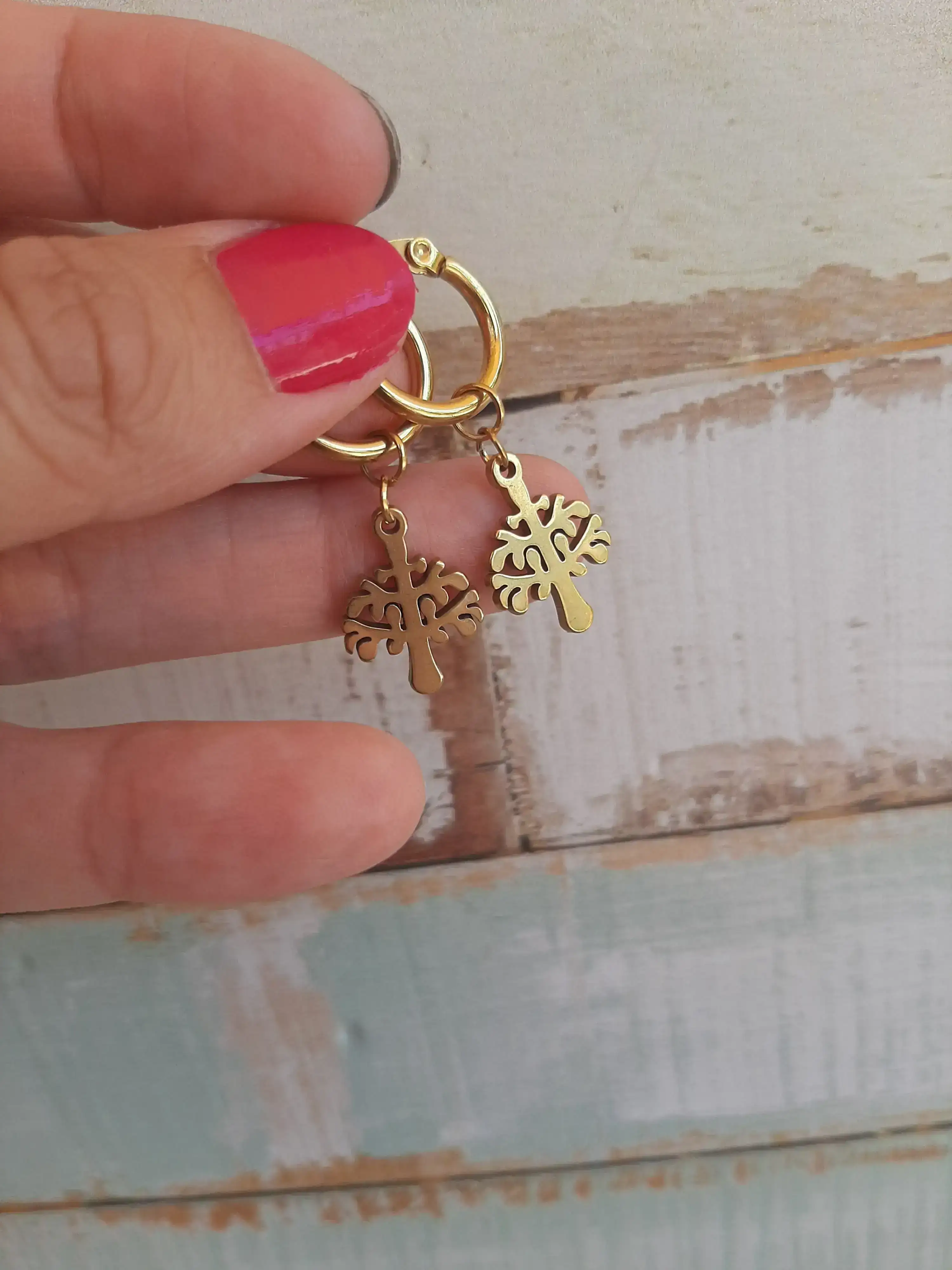 Argollas de acero dorado