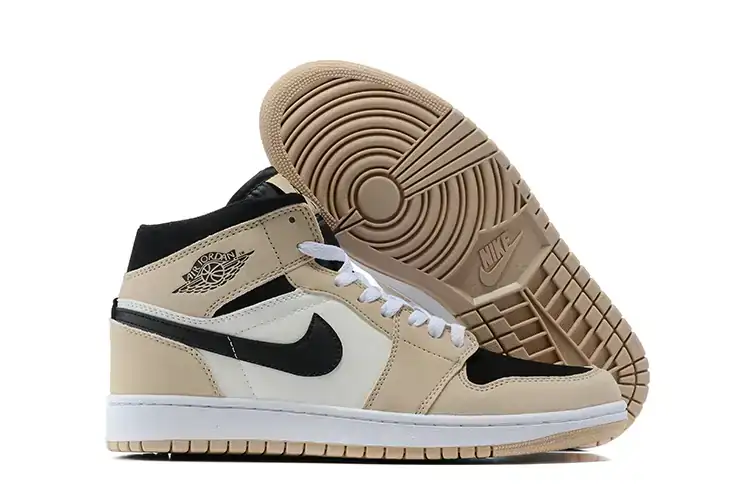 JORDAN RETRO 1 BEIGE  2