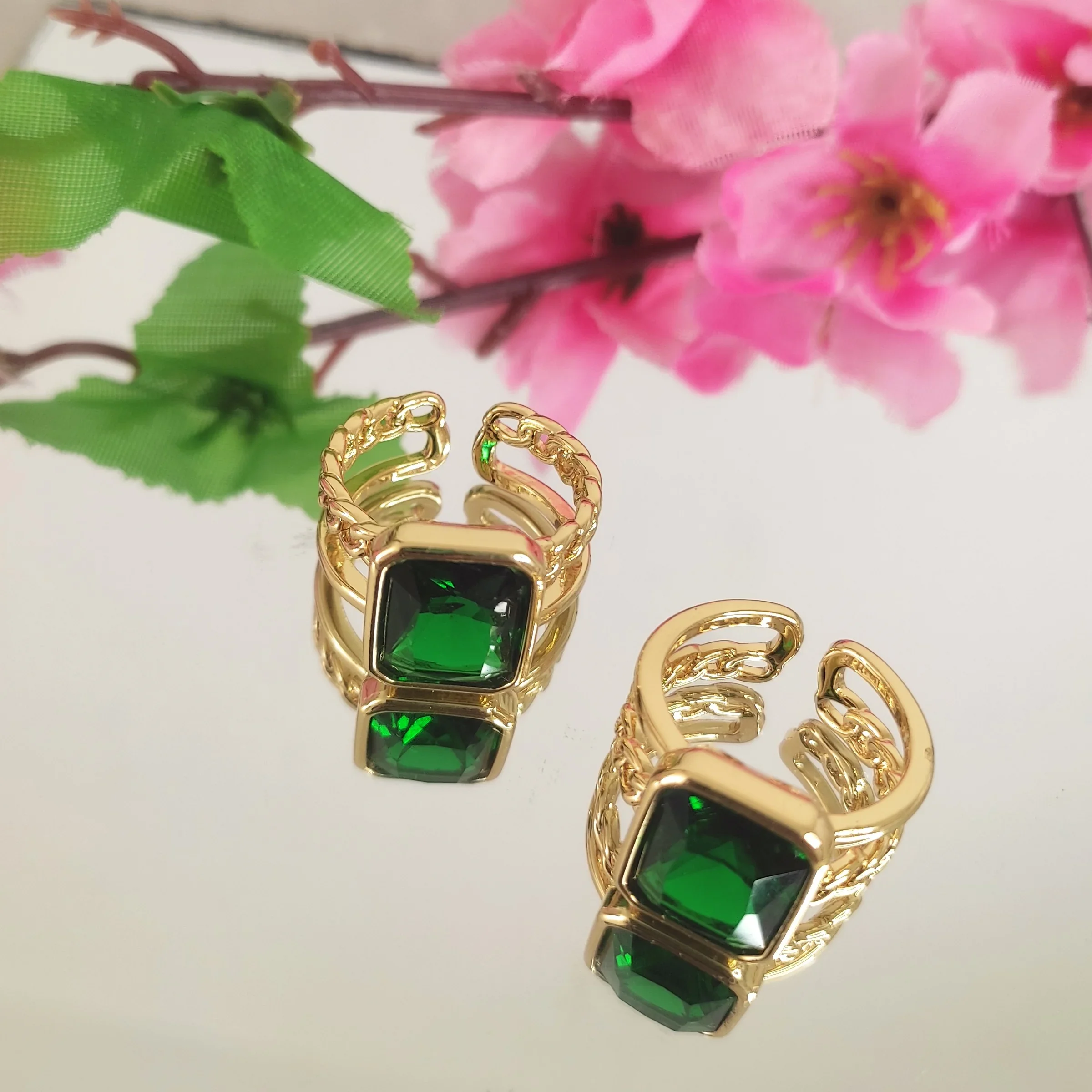 ANILLO AJUSTABLE PIEDRA GRANDE VERDE ESMERALDA DOBLE