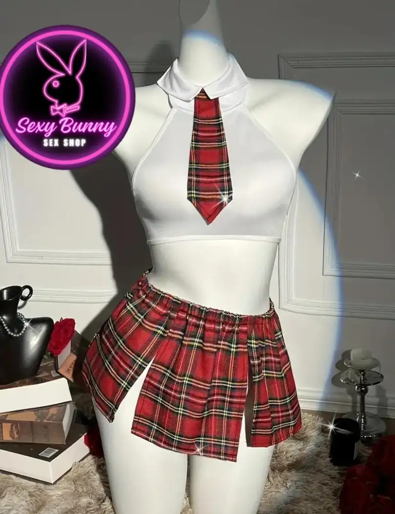 Colegiala falda muy corta