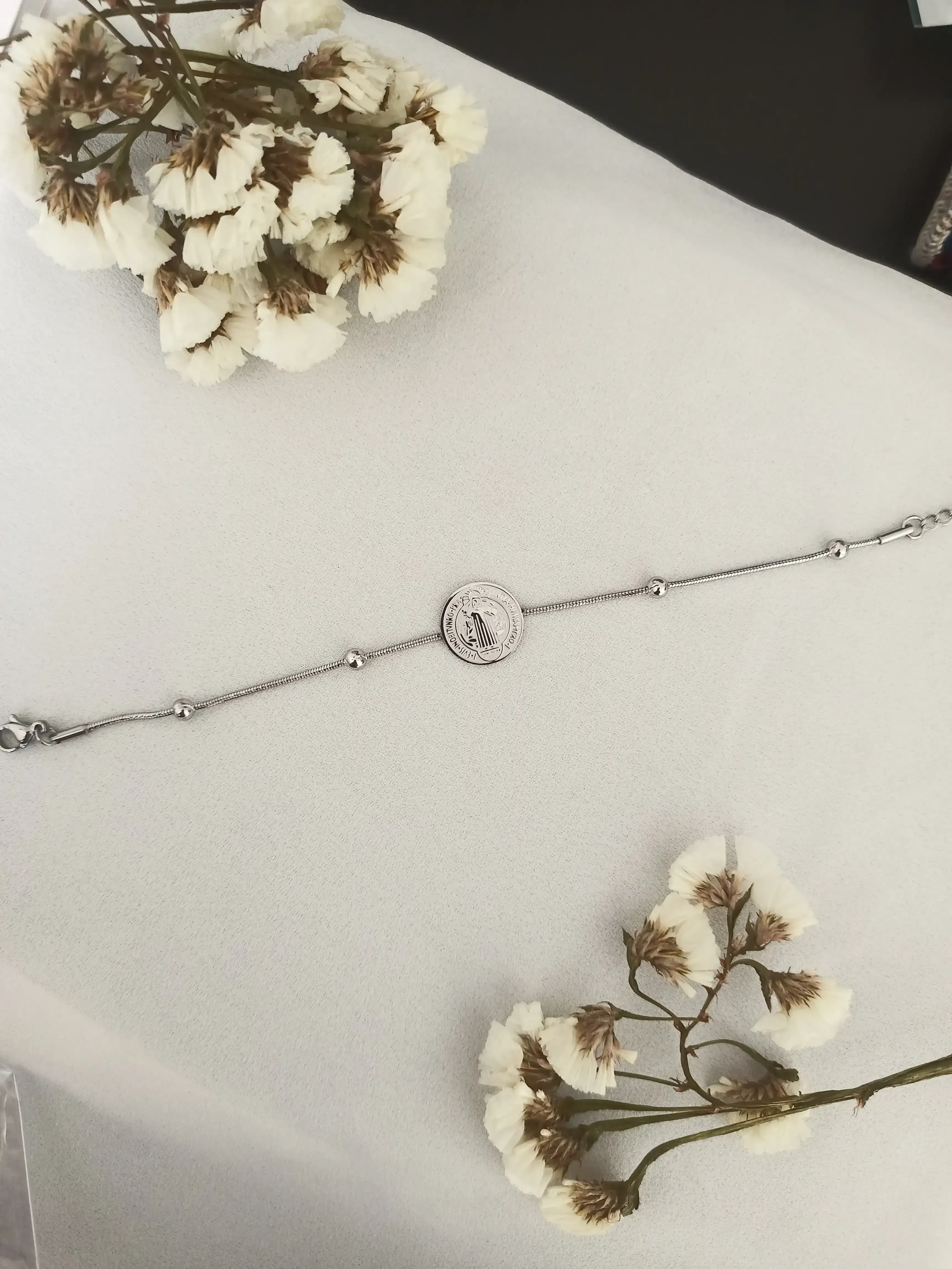 Pulsera San Benito plateado en acero inoxidable  3