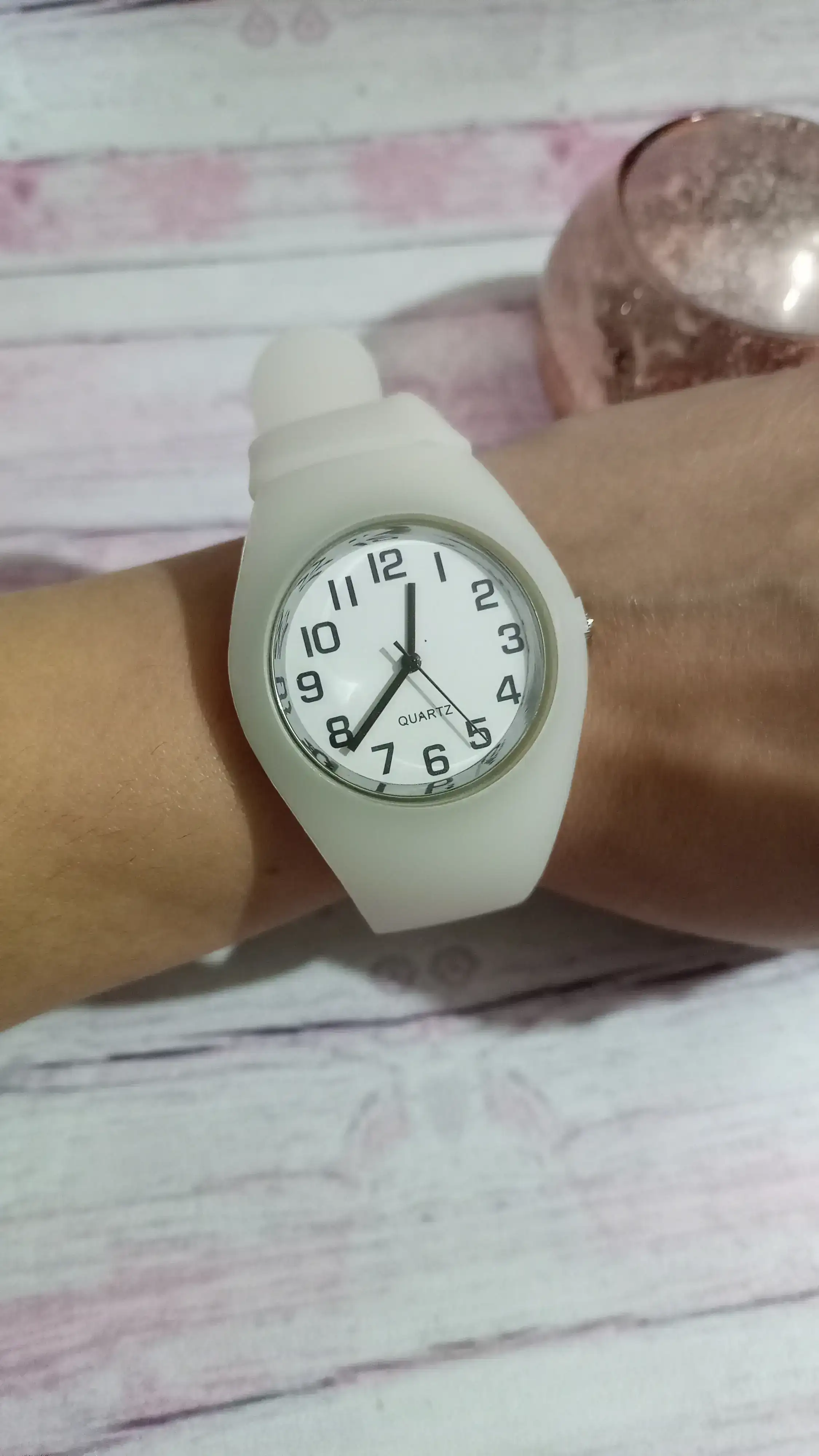 Reloj blanco 🕙 con malla de goma