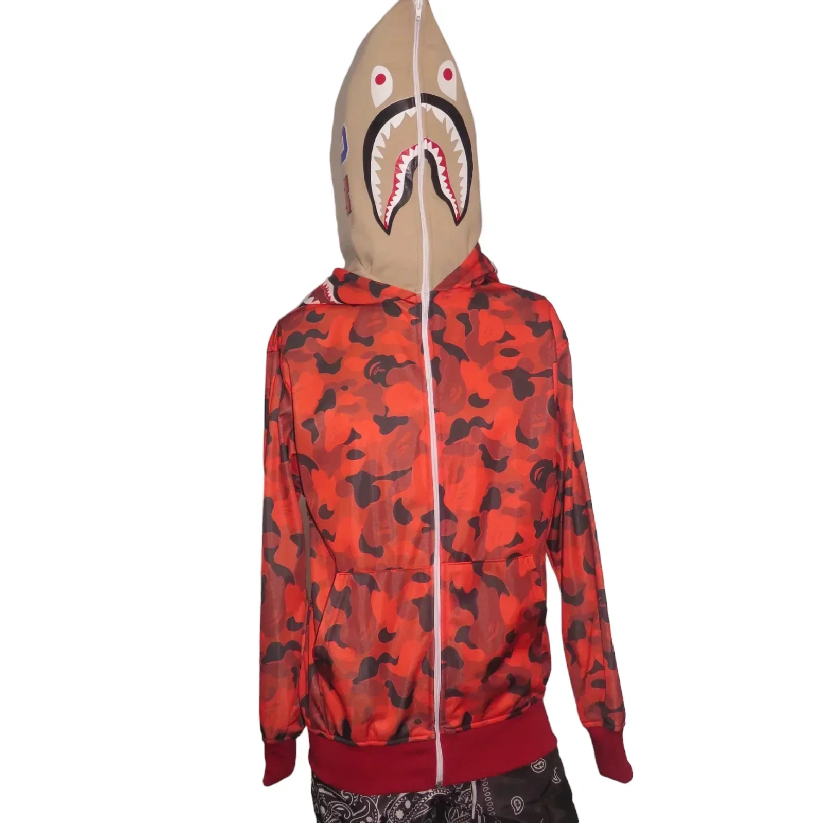 Chamarra doble gorro shark roja moteada 2