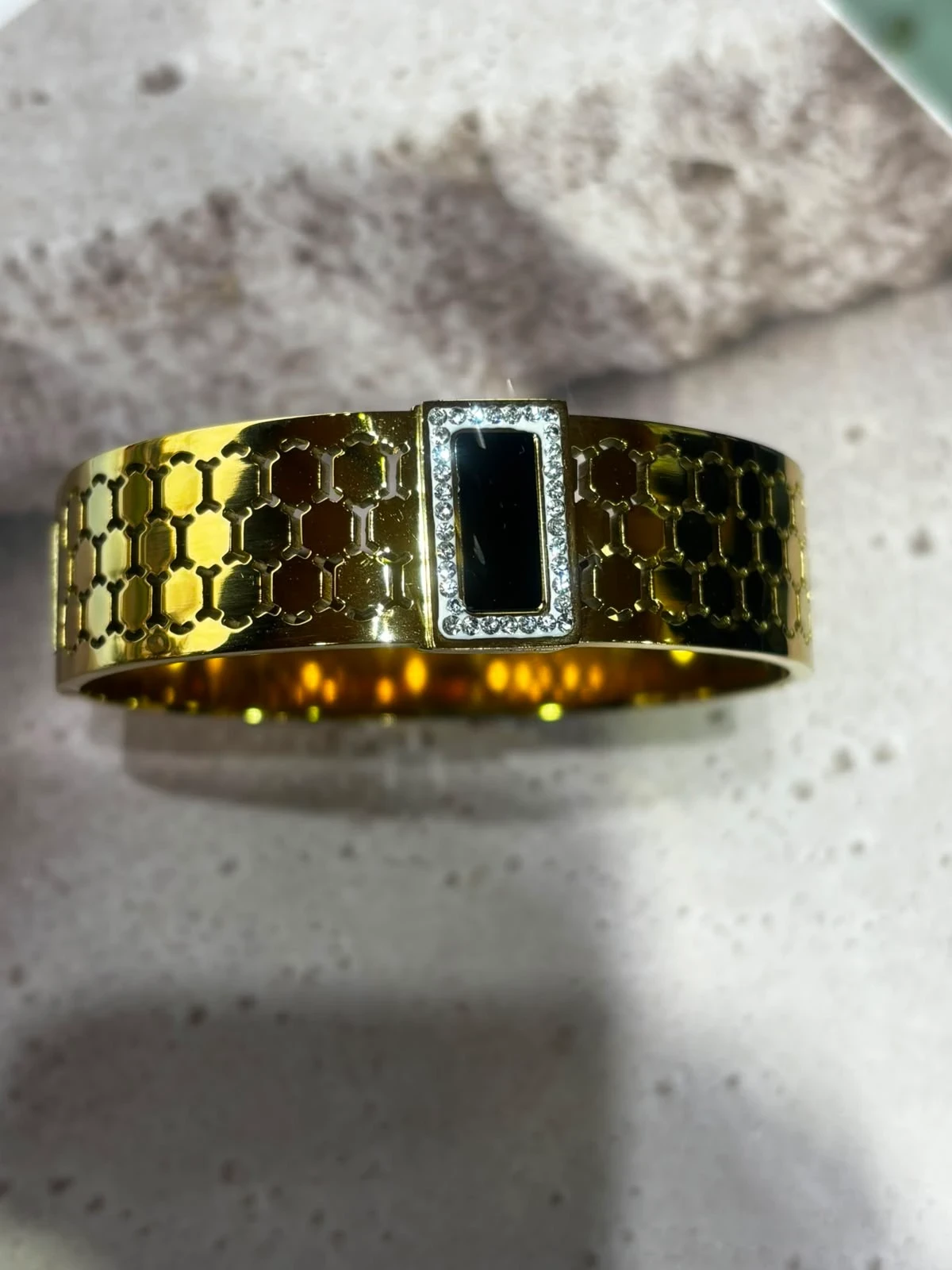 brazalete acero con enchape en oro 