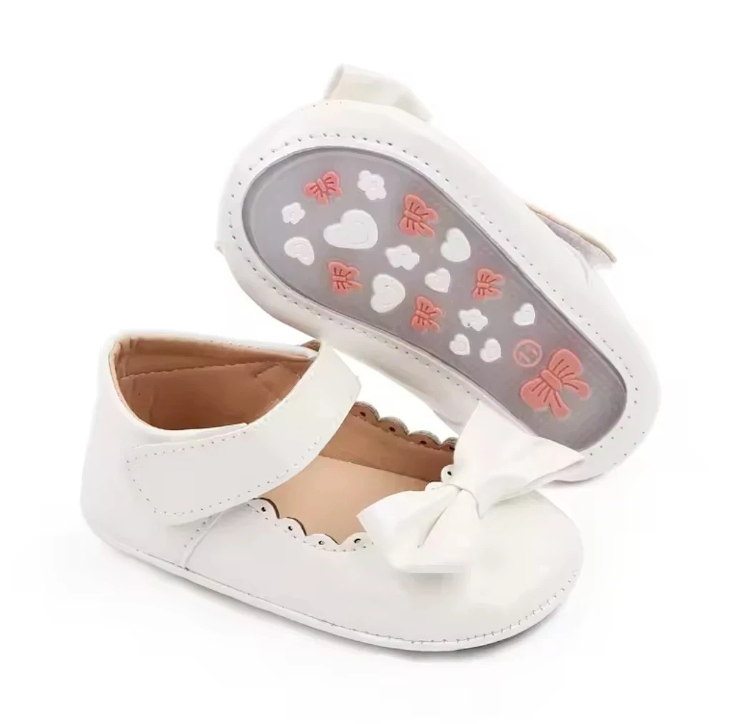 ZAPATITOS BLANCOS LAZOS 3