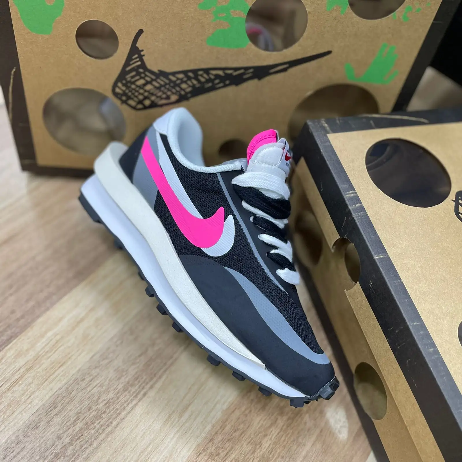 NIKE SAM  4