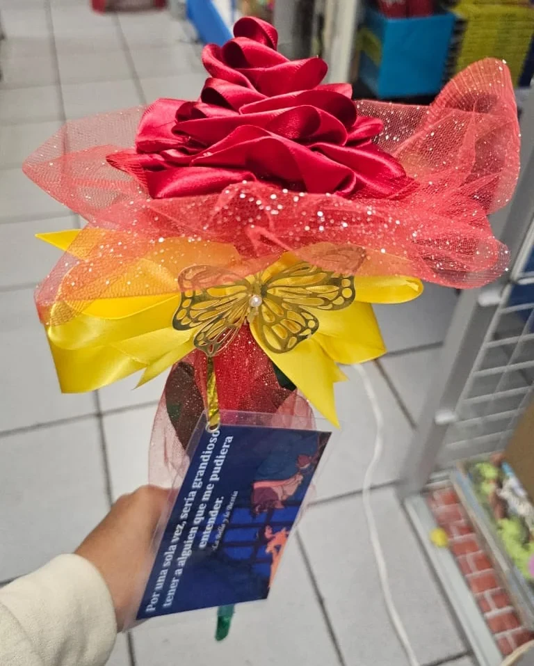Ramo de rosas esternas Disney 