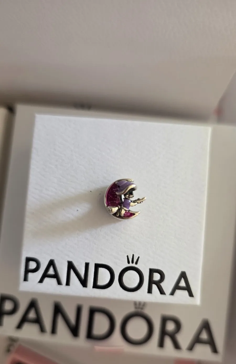Pandora Minnie Witch GID charm (Disney Parks Exclusive) 2
