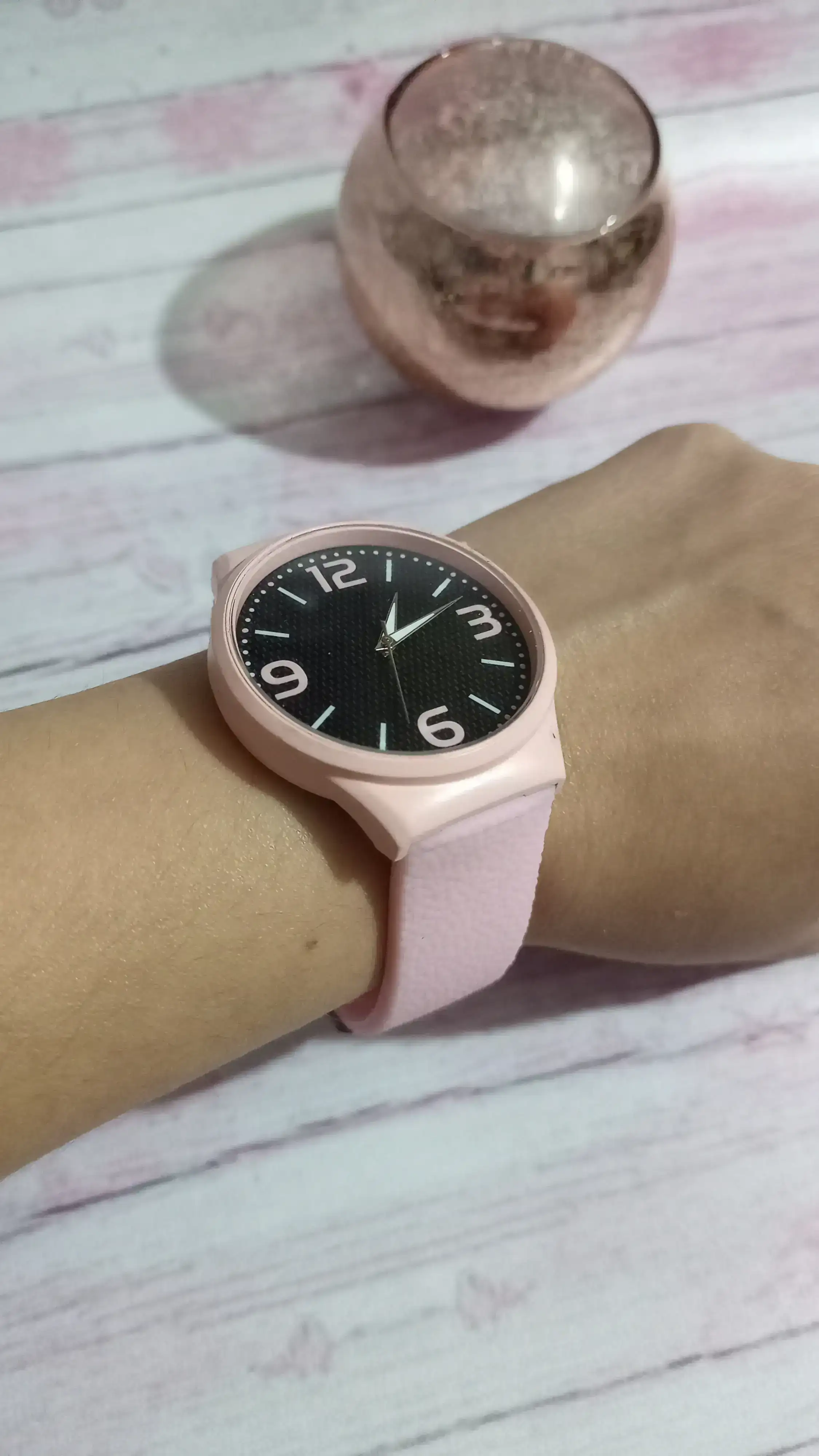 Reloj Rosa, y negro💙 2
