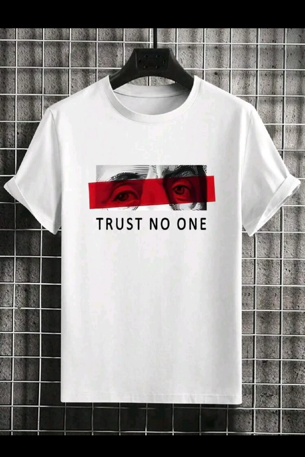 Franela Casual de Calle con Estampado Gráfico "Trust No One"
