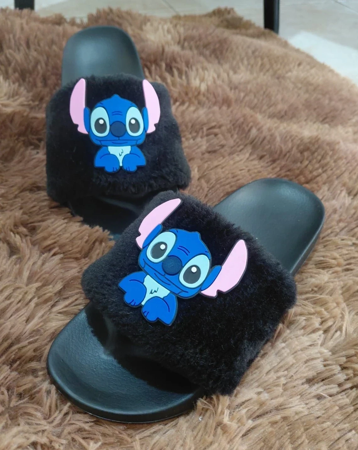Mod.1002 Sandalia peluche Stich Negro