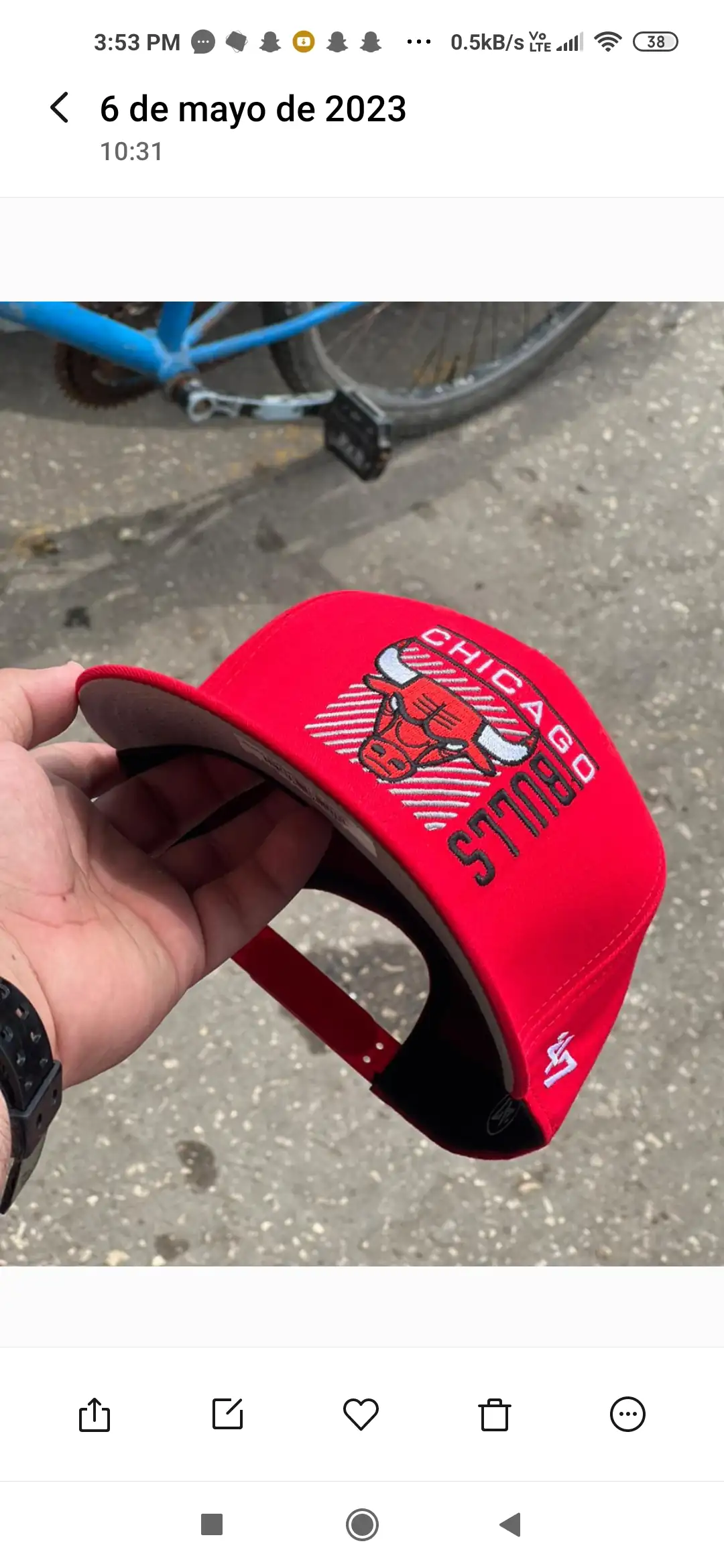 Caps