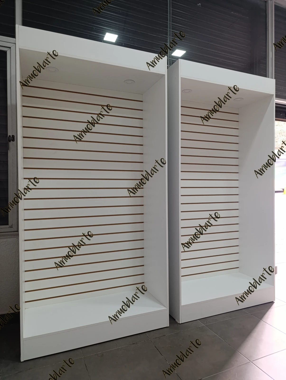  Mostrador panel ranurado XL 4