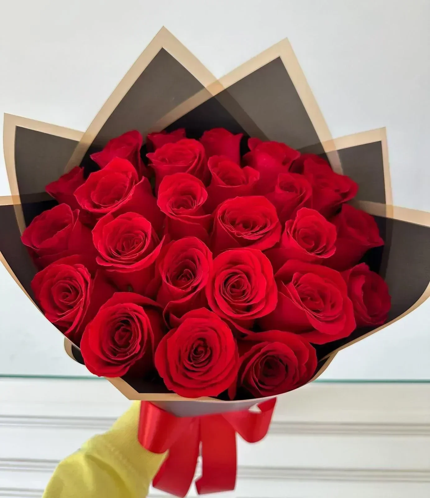 R6 Ramo 24 Rosas Rojas