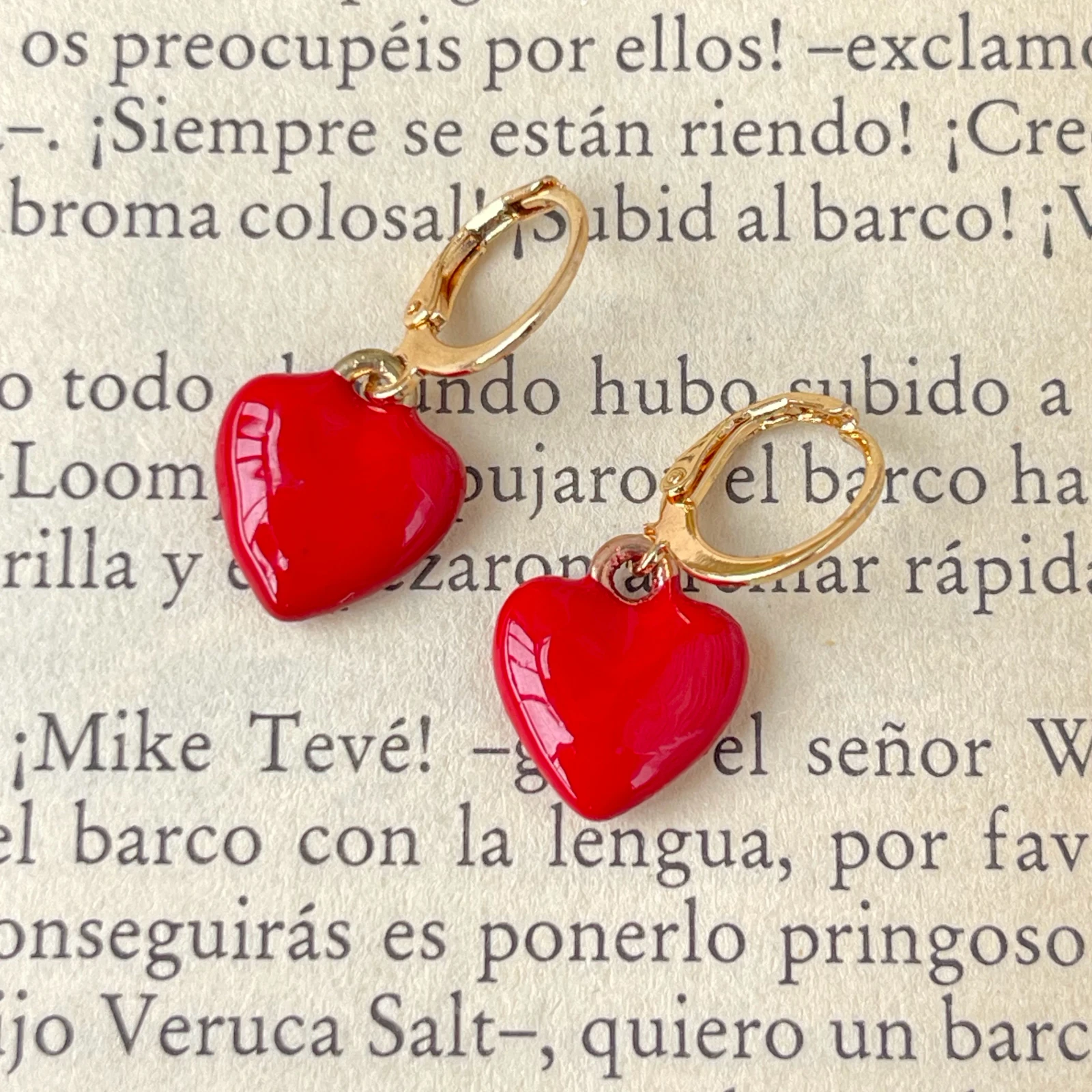 ARETES CORAZÓN ROJOS