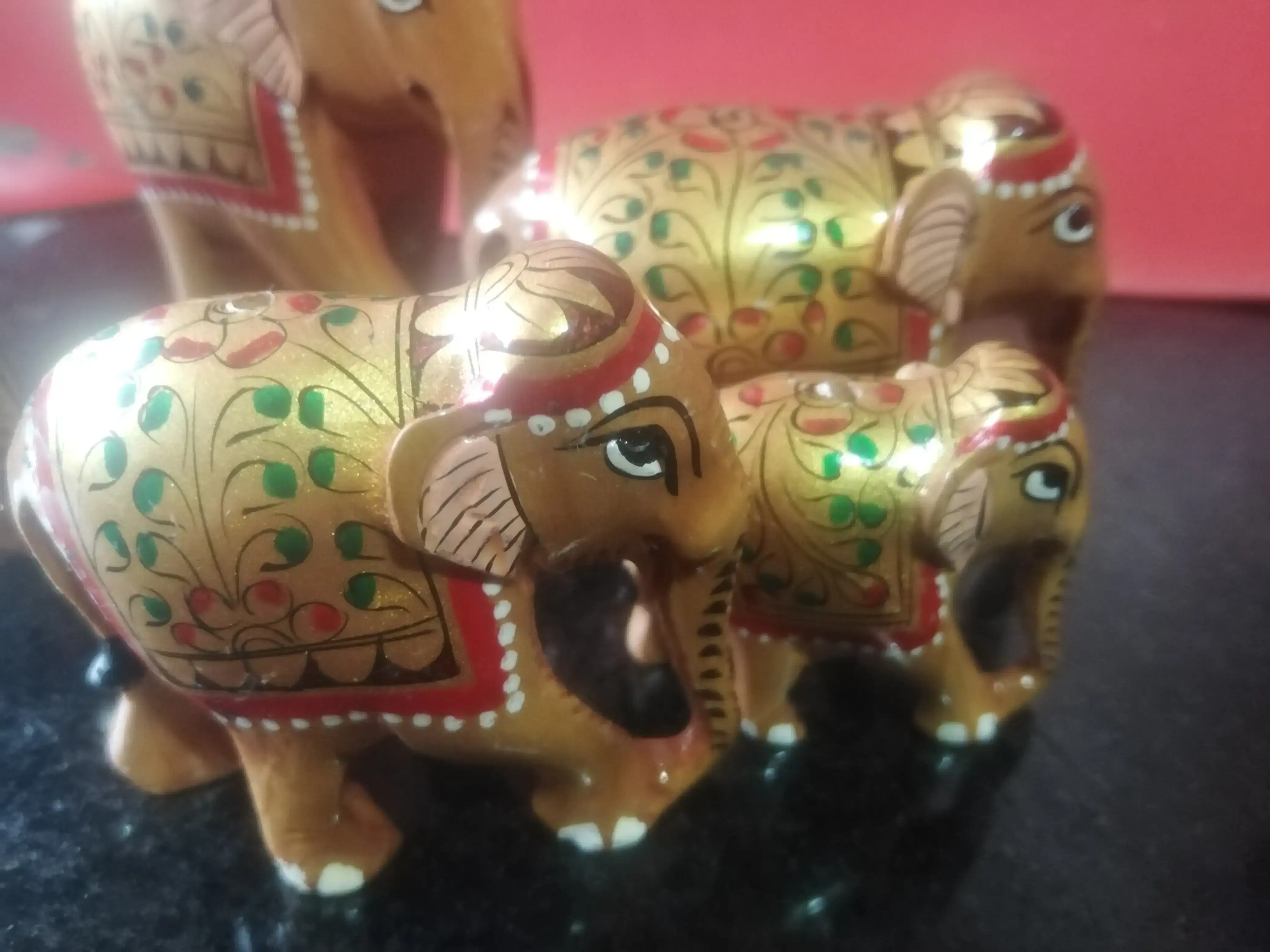 Elefante madera de sándalo.