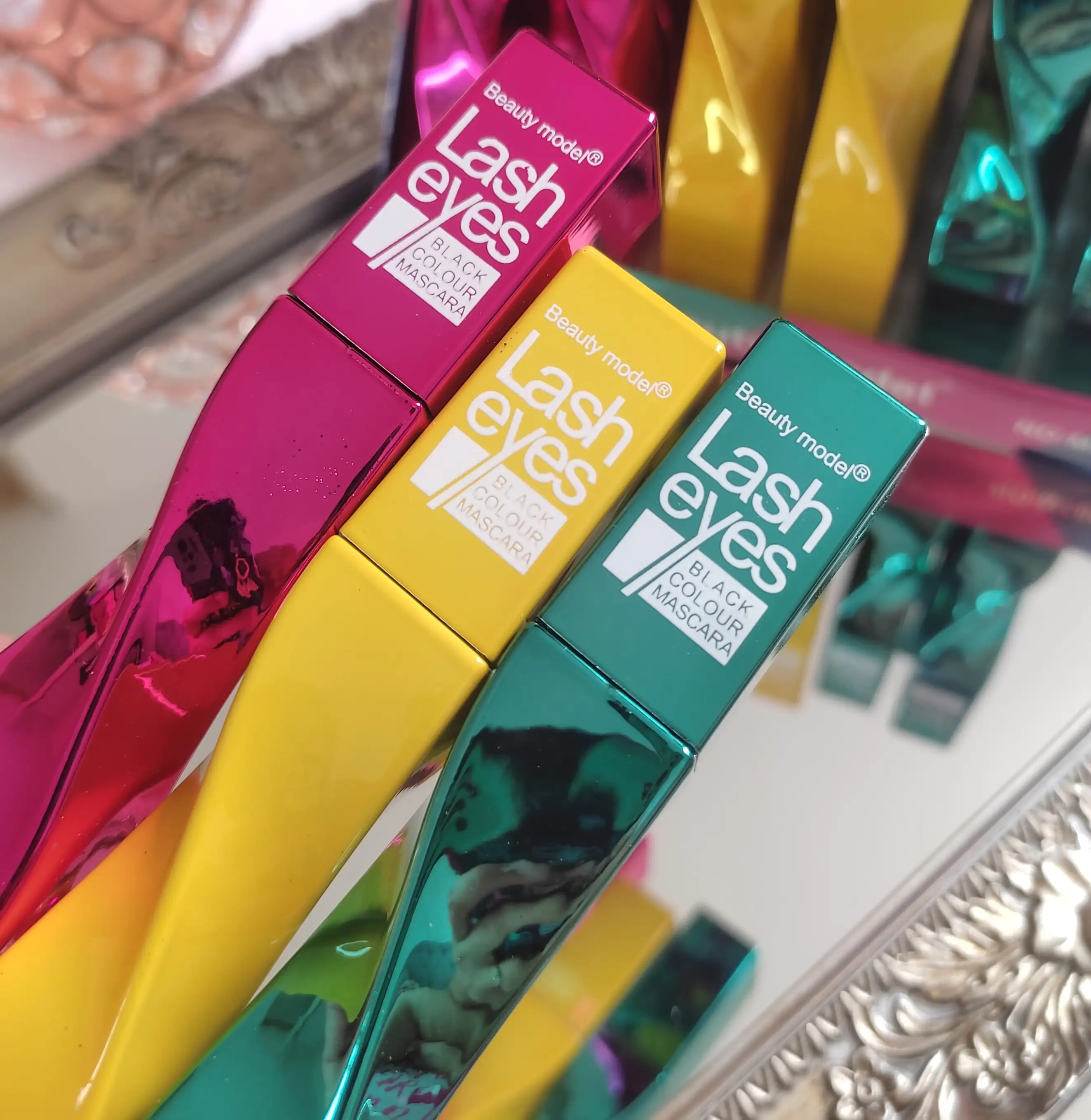PESTAÑINA LASH EYES BEAUTY MODEL