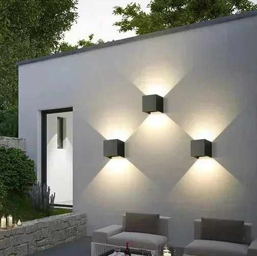 APLIQUE PARED CUADRA 5W LUZ CALIDA/3000K 3