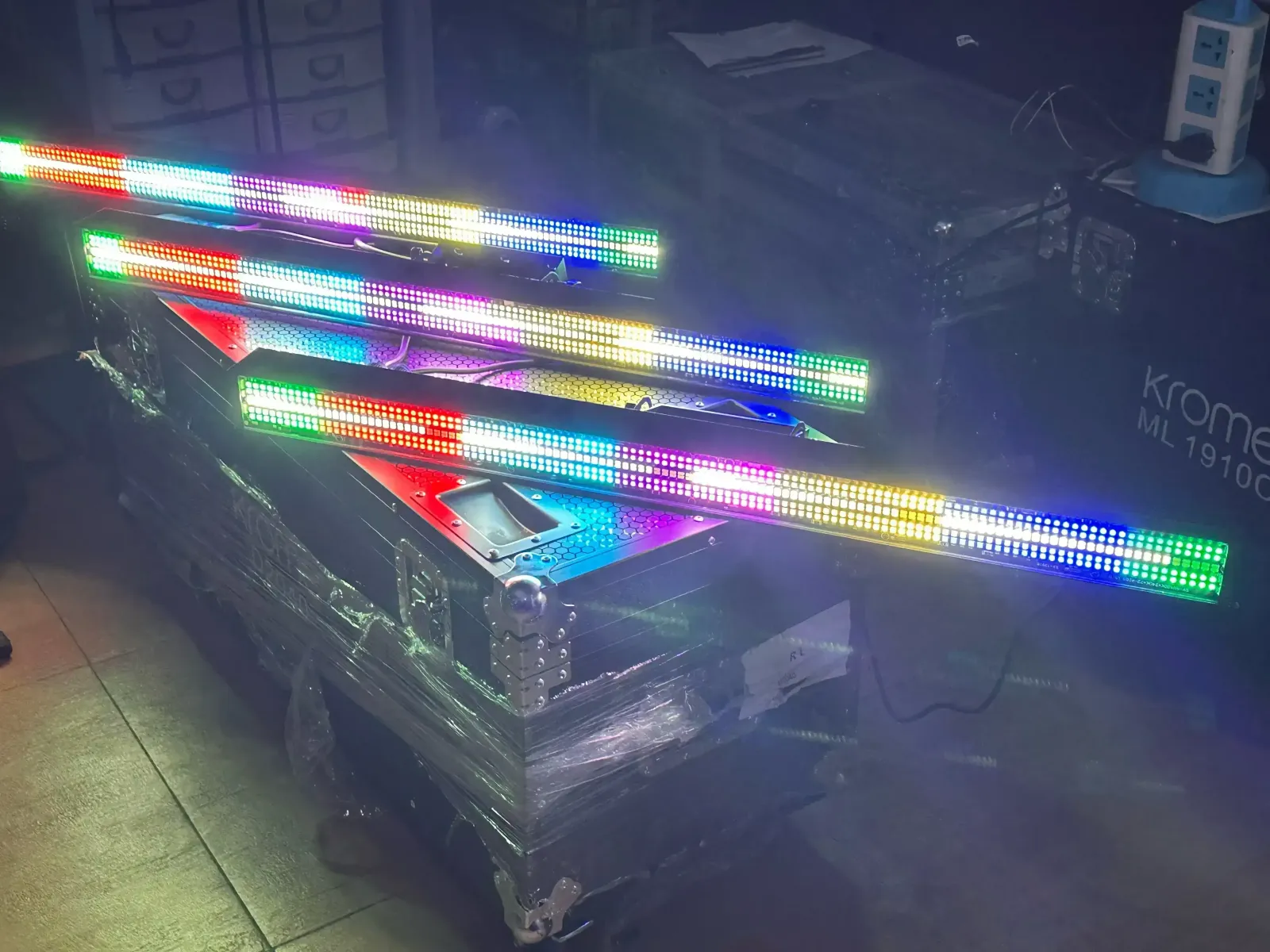 BARRA LED PIXEL CON STROBO CENTRAL ,,,  6