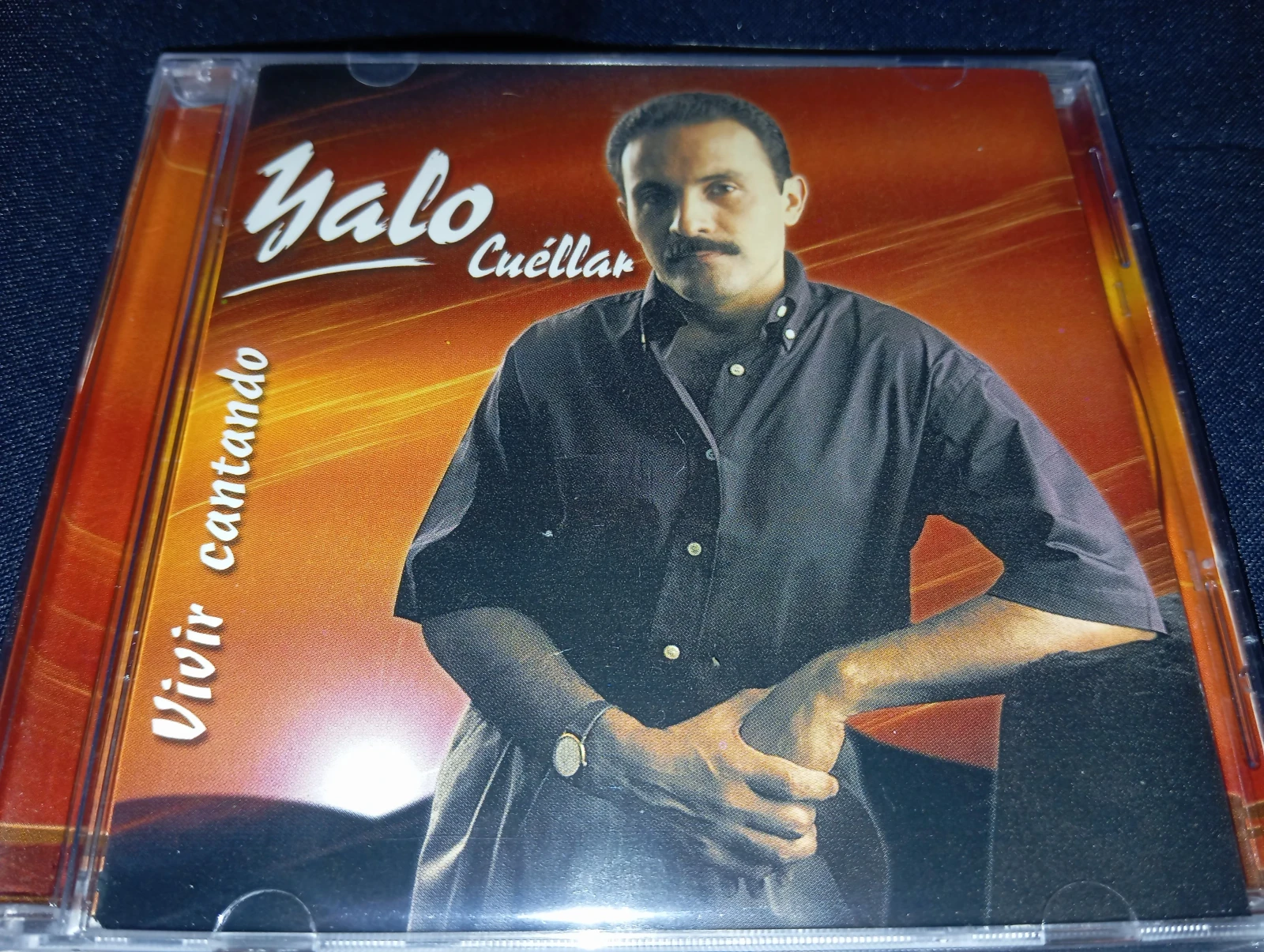 Yalo Cuellar - Vivir Cantando (DISCOLANDIA)