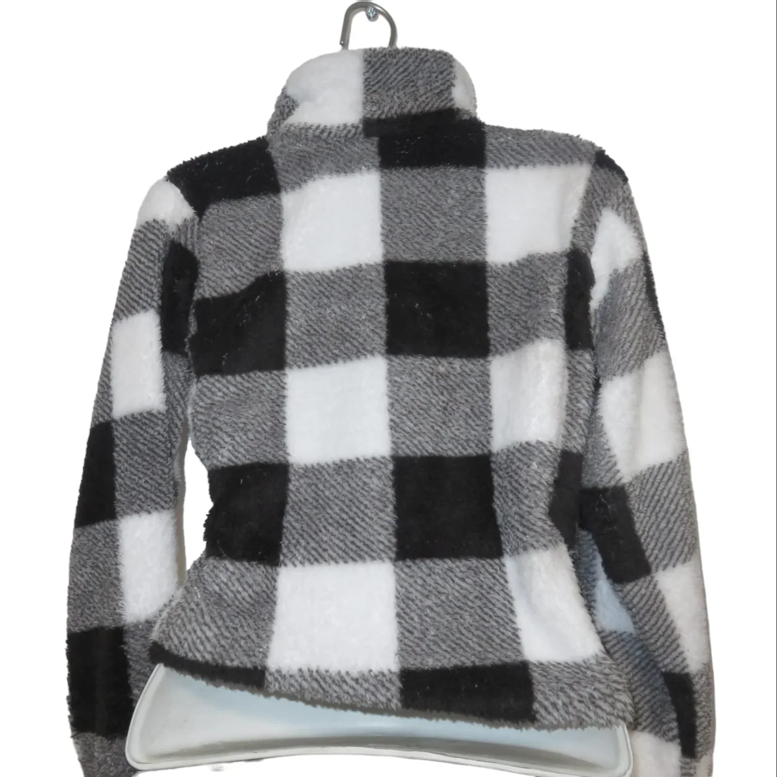 Chamarra de peluche blanco con negro 2